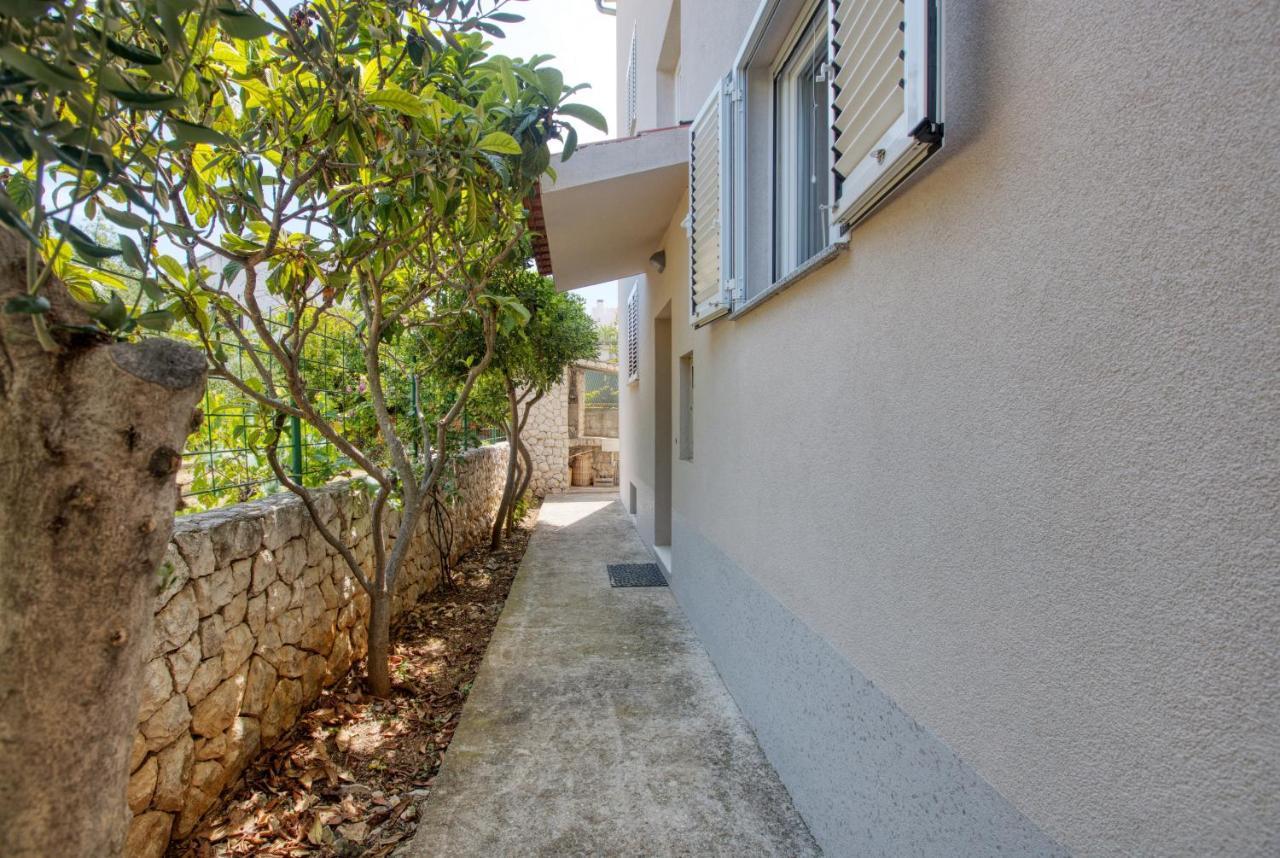 Apartments By The Sea Zaboric, Sibenik - 469 Exterior foto